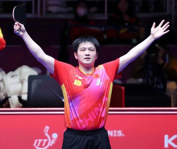 祝贺！中国男乒夺冠，3-0法国队，王楚钦零封 樊振东险胜 马龙收官