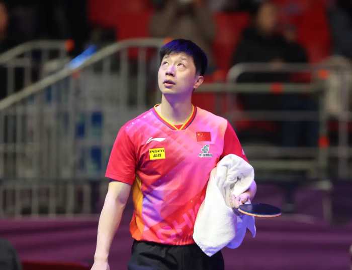 祝贺！中国男乒夺冠，3-0法国队，王楚钦零封 樊振东险胜 马龙收官